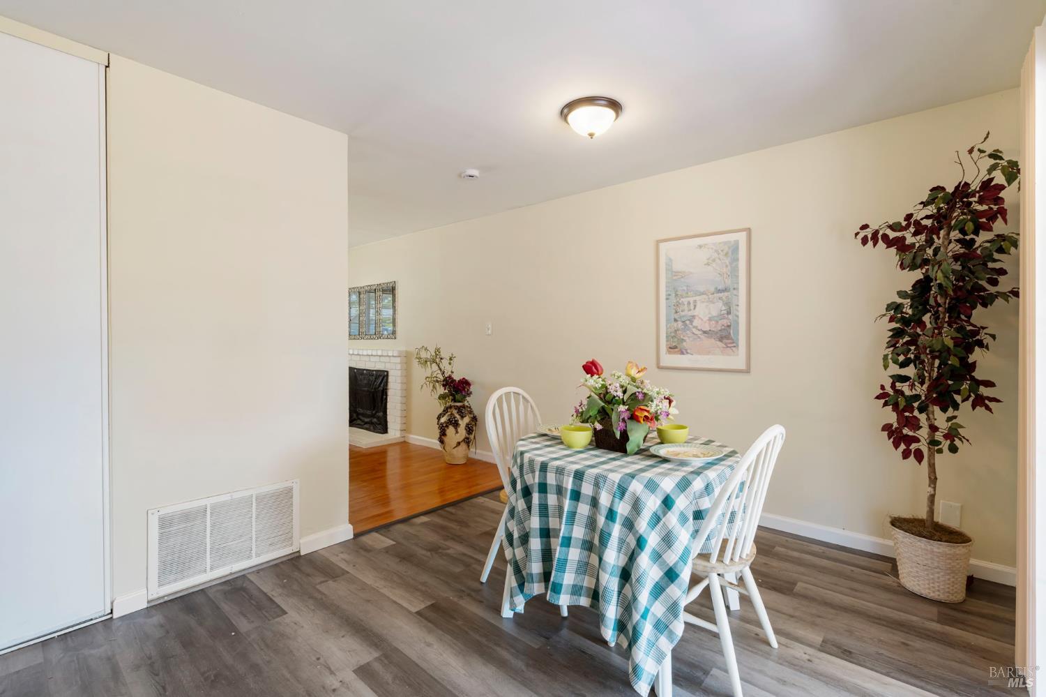 Detail Gallery Image 6 of 30 For 201 Redwing St, Vallejo,  CA 94589 - 3 Beds | 2 Baths
