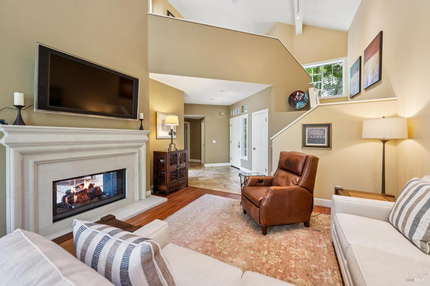 Detail Gallery Image 10 of 43 For 12 Birnam Wood Ct, Petaluma,  CA 94954 - 3 Beds | 2/1 Baths