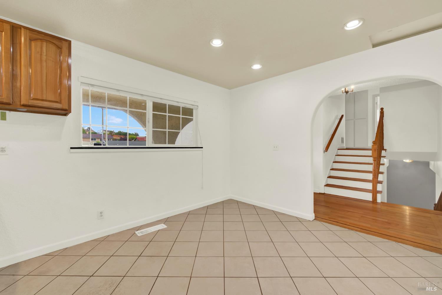 Detail Gallery Image 12 of 62 For 112 Picadilly Cir, Vallejo,  CA 94591 - 4 Beds | 3 Baths