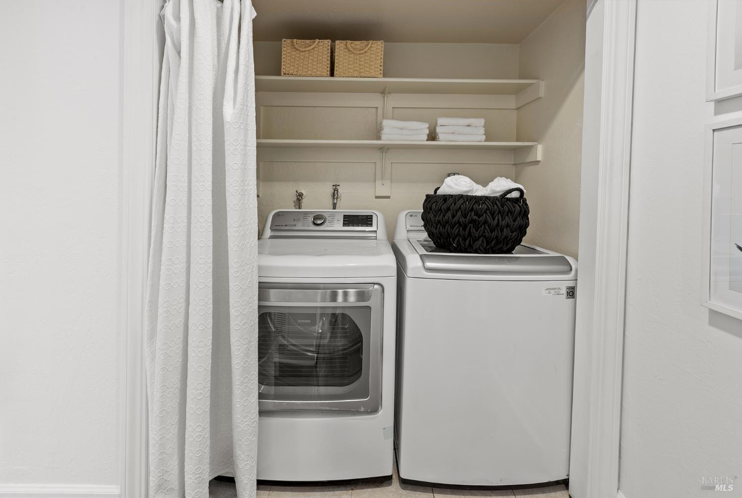 Detail Gallery Image 22 of 27 For 805 S Eliseo Dr #1,  Greenbrae,  CA 94904 - 3 Beds | 1/1 Baths