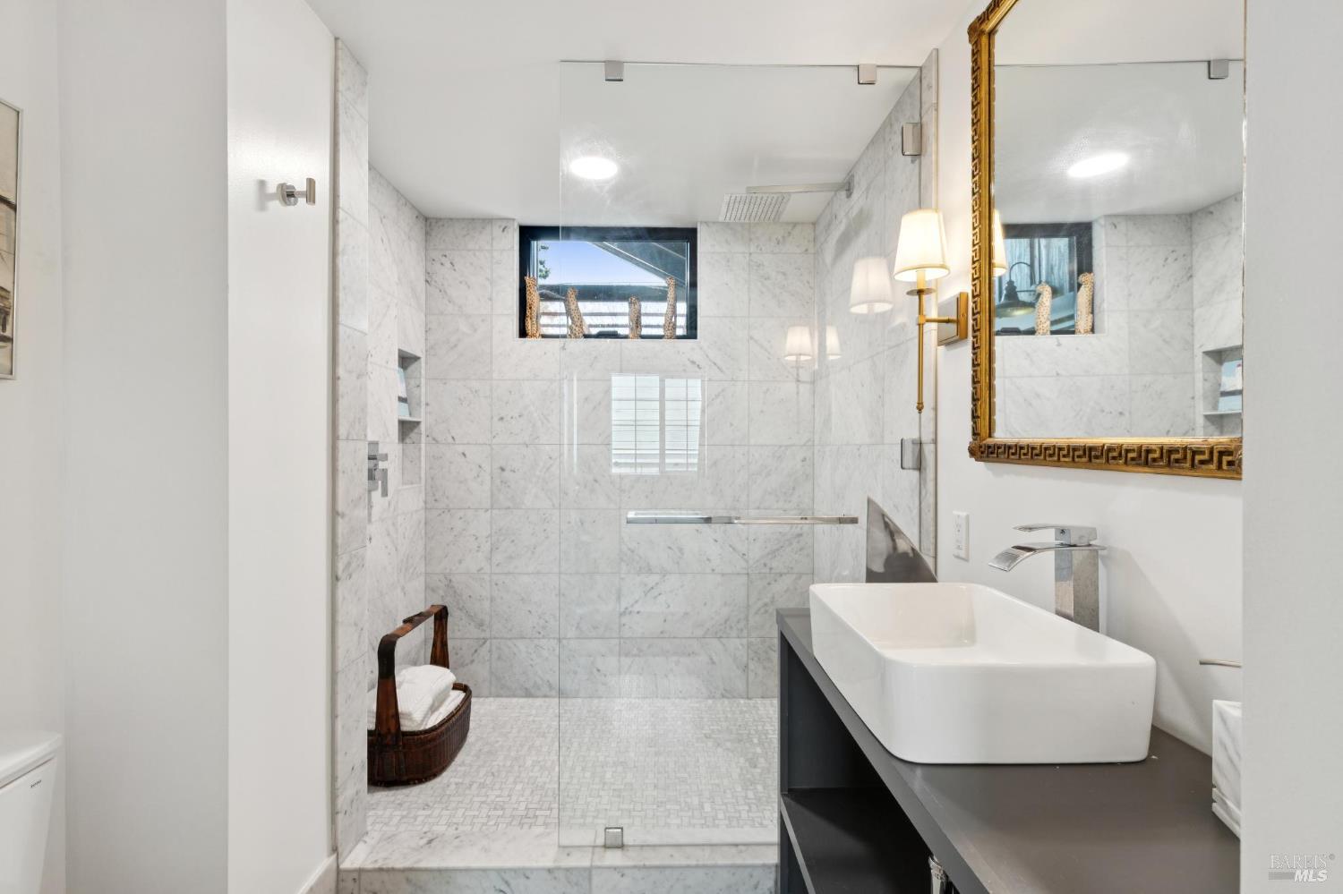 Detail Gallery Image 29 of 43 For 307 Bodega Ave, Petaluma,  CA 94952 - 2 Beds | 2 Baths