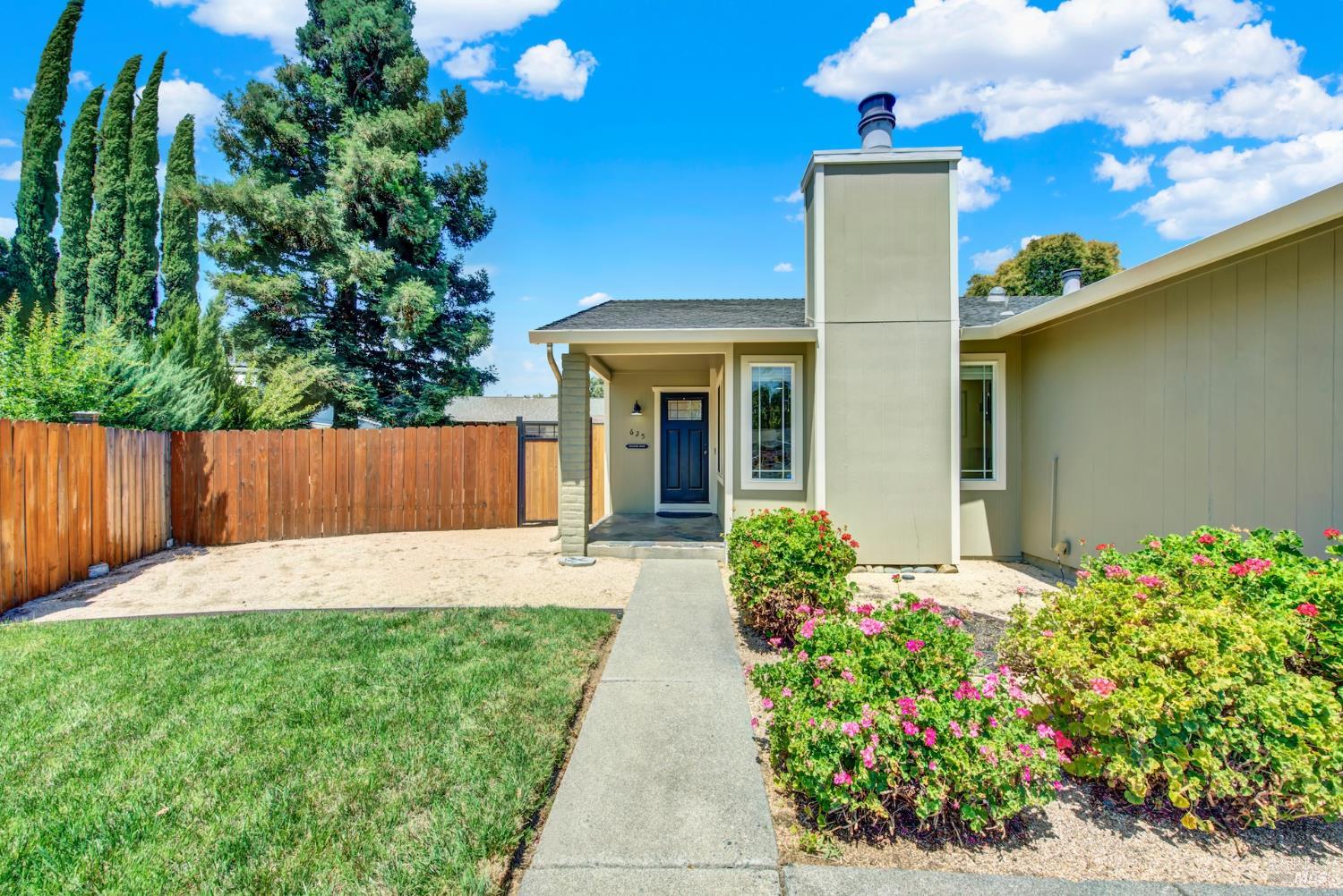 Detail Gallery Image 8 of 78 For 625 Cornell Ct, Vacaville,  CA 95687 - 3 Beds | 2 Baths