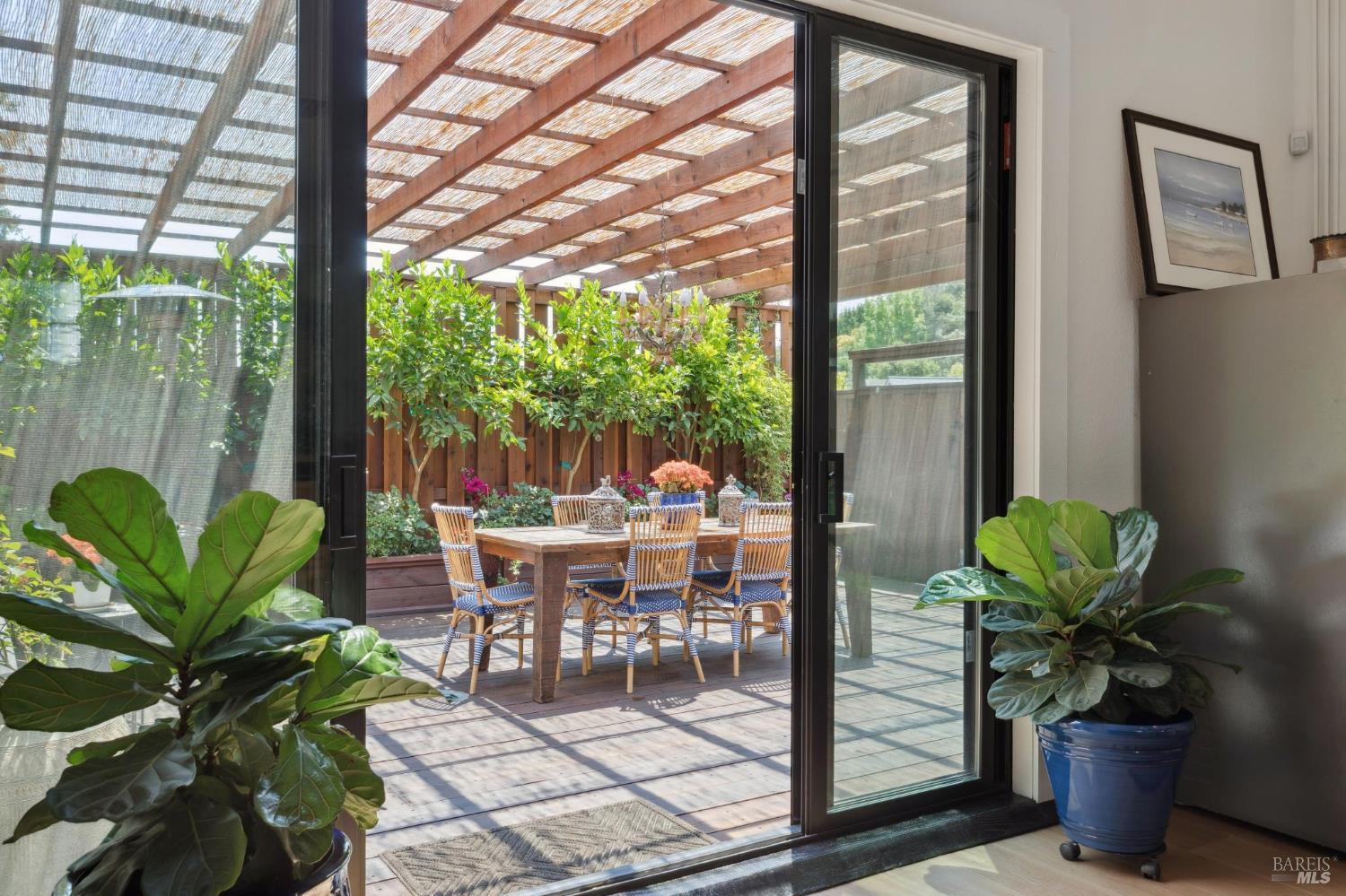 Detail Gallery Image 32 of 43 For 307 Bodega Ave, Petaluma,  CA 94952 - 2 Beds | 2 Baths
