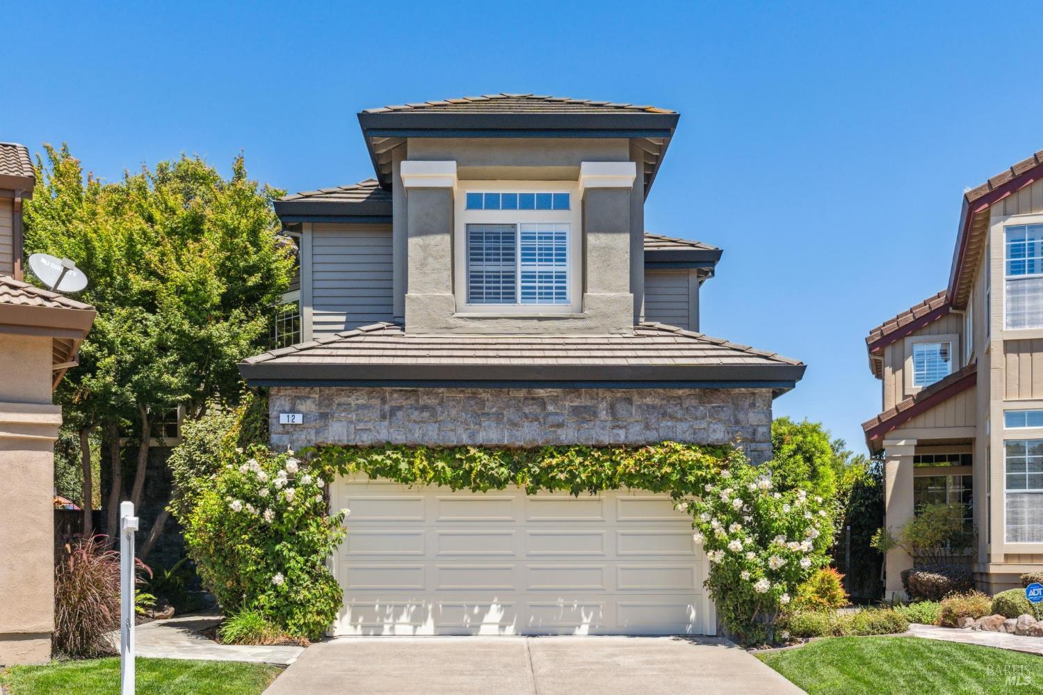 Detail Gallery Image 1 of 43 For 12 Birnam Wood Ct, Petaluma,  CA 94954 - 3 Beds | 2/1 Baths
