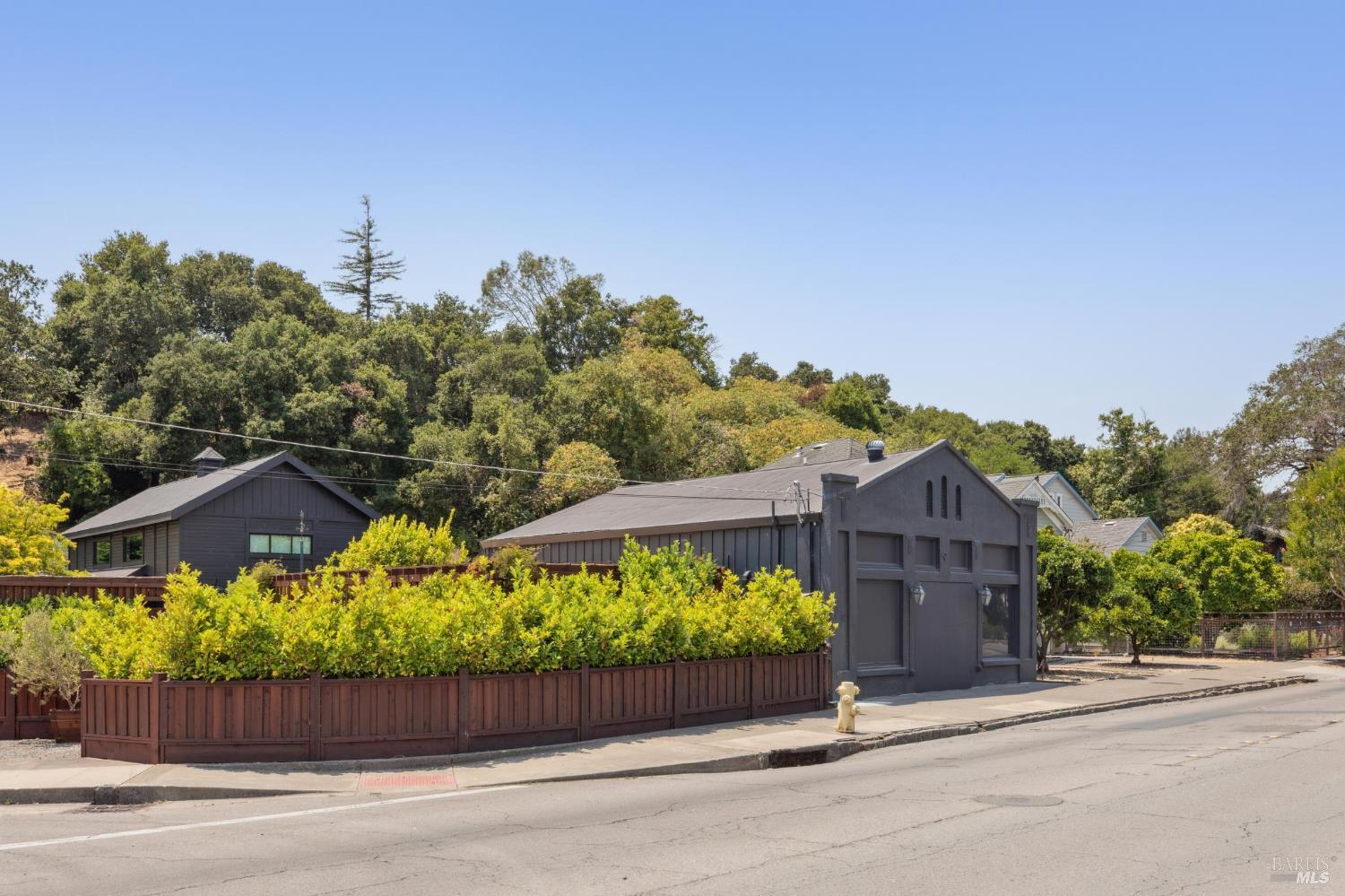 Detail Gallery Image 1 of 43 For 307 Bodega Ave, Petaluma,  CA 94952 - 2 Beds | 2 Baths