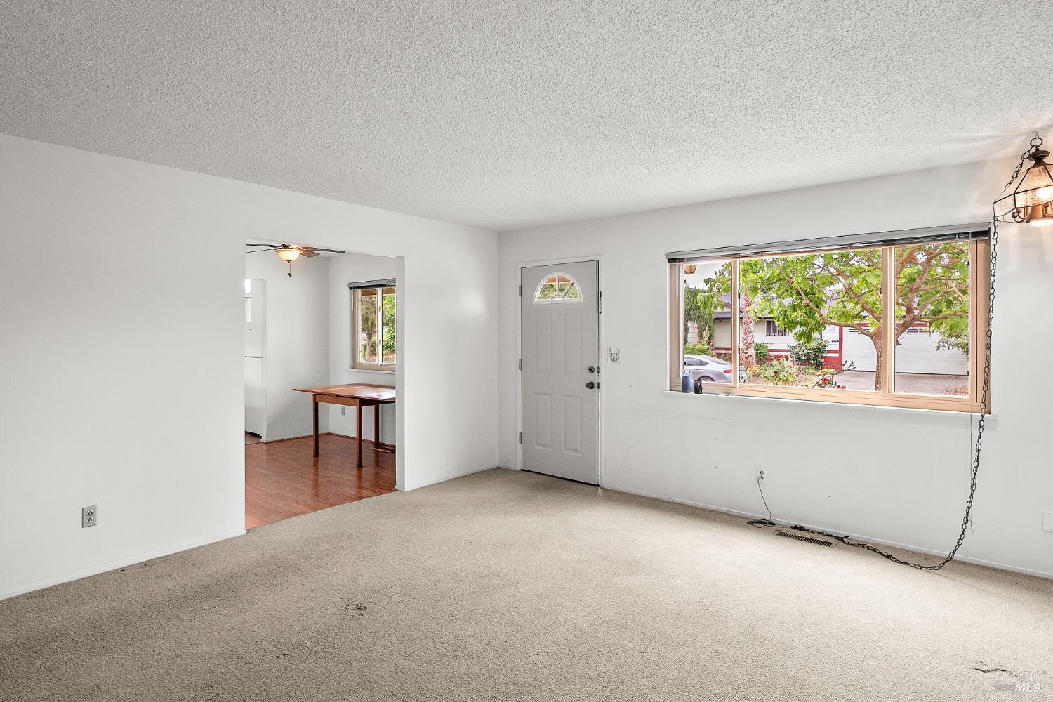 Detail Gallery Image 14 of 35 For 717 Willrush St, Santa Rosa,  CA 95401 - 3 Beds | 2 Baths