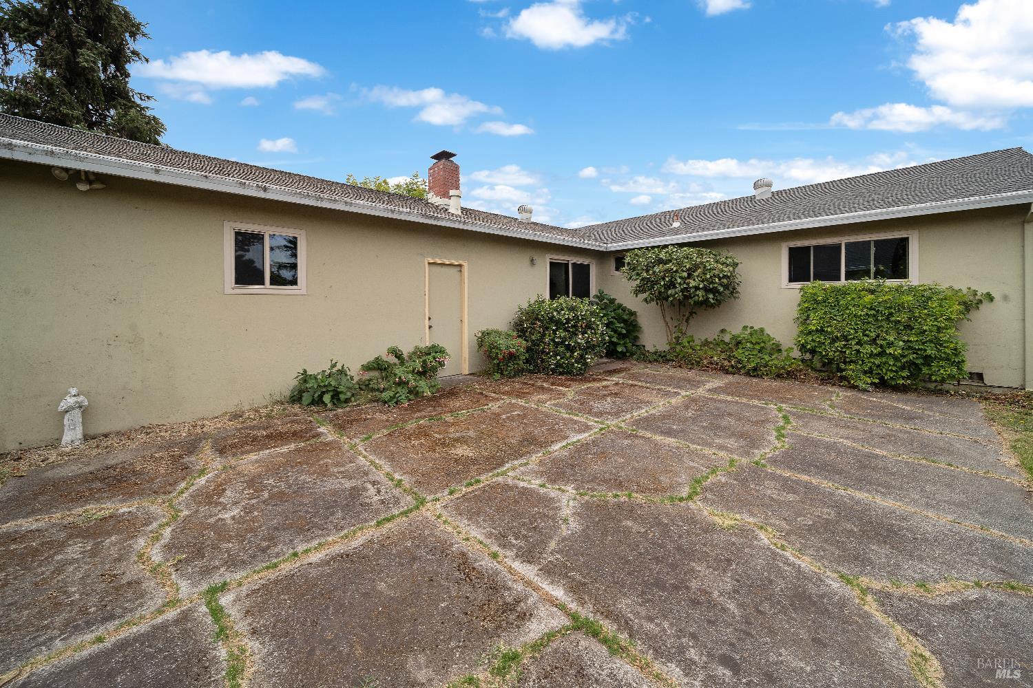Detail Gallery Image 32 of 35 For 717 Willrush St, Santa Rosa,  CA 95401 - 3 Beds | 2 Baths