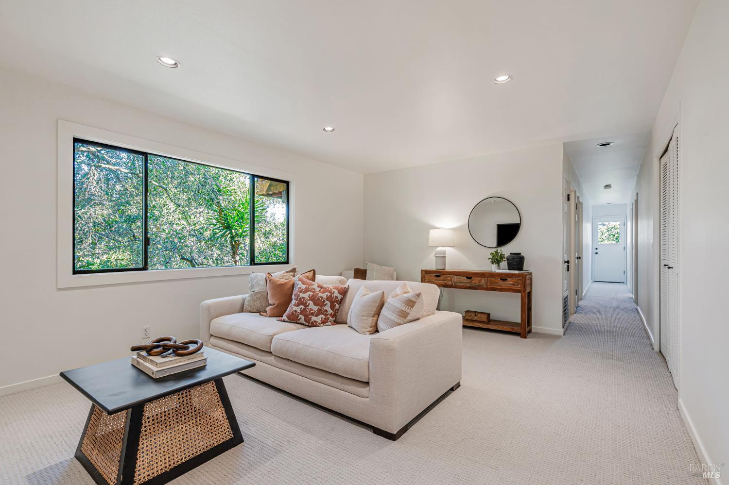 Detail Gallery Image 15 of 30 For 352 Laurel Ave, Novato,  CA 94945 - 4 Beds | 2/1 Baths