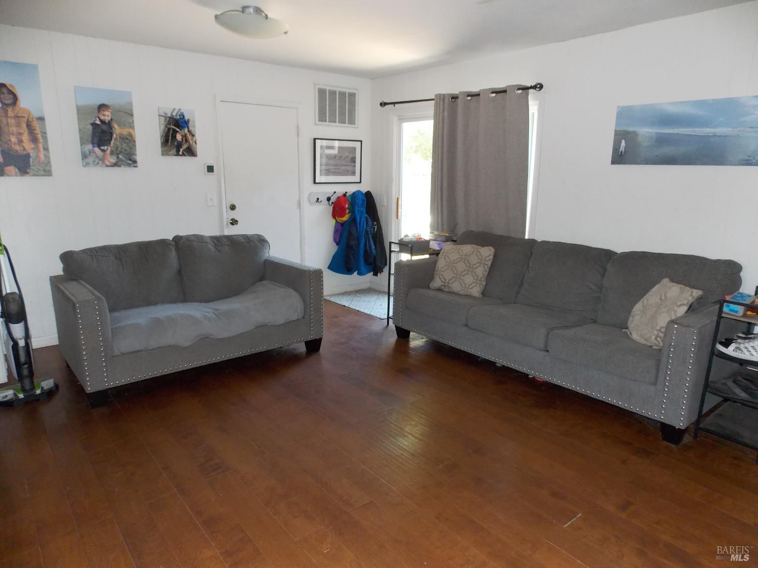 Detail Gallery Image 10 of 29 For 6531 Bridgewood Dr, Santa Rosa,  CA 95409 - 3 Beds | 2 Baths