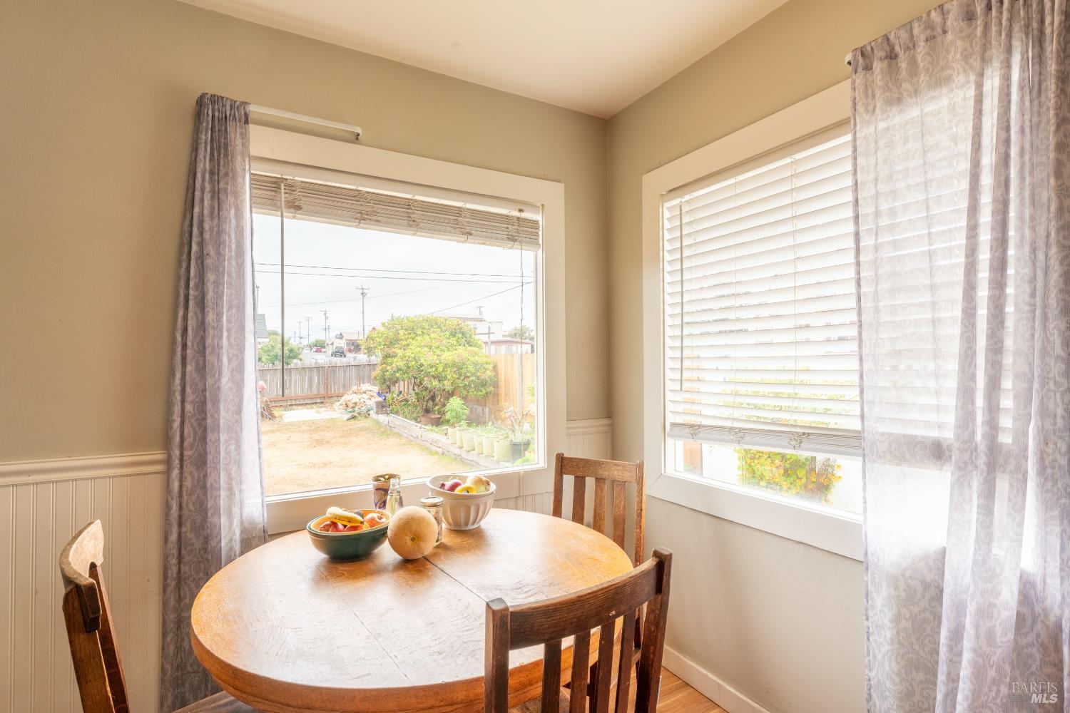 Detail Gallery Image 6 of 21 For 102 N Whipple St, Fort Bragg,  CA 95437 - 2 Beds | 1 Baths