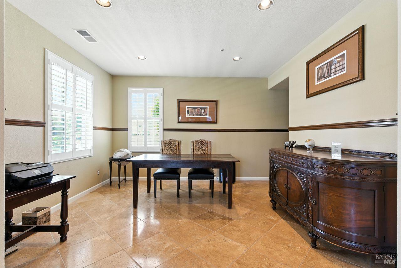 Detail Gallery Image 3 of 26 For 2320 Sanctuary Dr, Fairfield,  CA 94534 - 5 Beds | 4 Baths