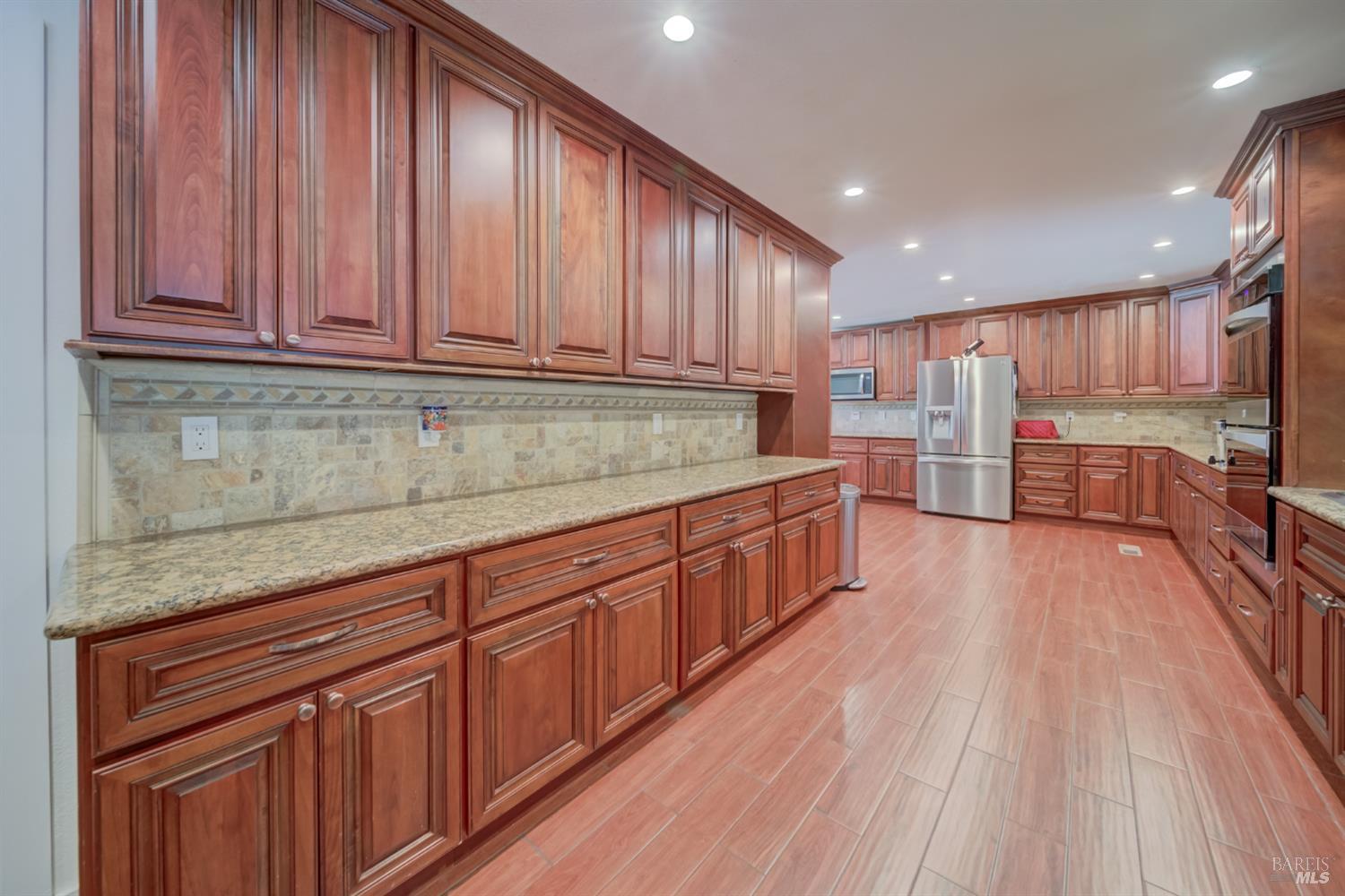 Detail Gallery Image 11 of 46 For 128 Newcastle Dr Dr, Vallejo,  CA 94591 - 4 Beds | 2/1 Baths
