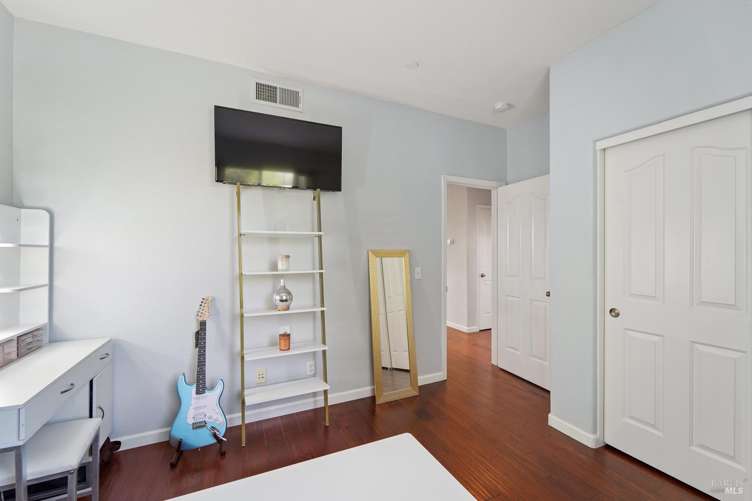 Detail Gallery Image 28 of 39 For 2931 Edgewater Dr, Santa Rosa,  CA 95407 - 3 Beds | 3 Baths
