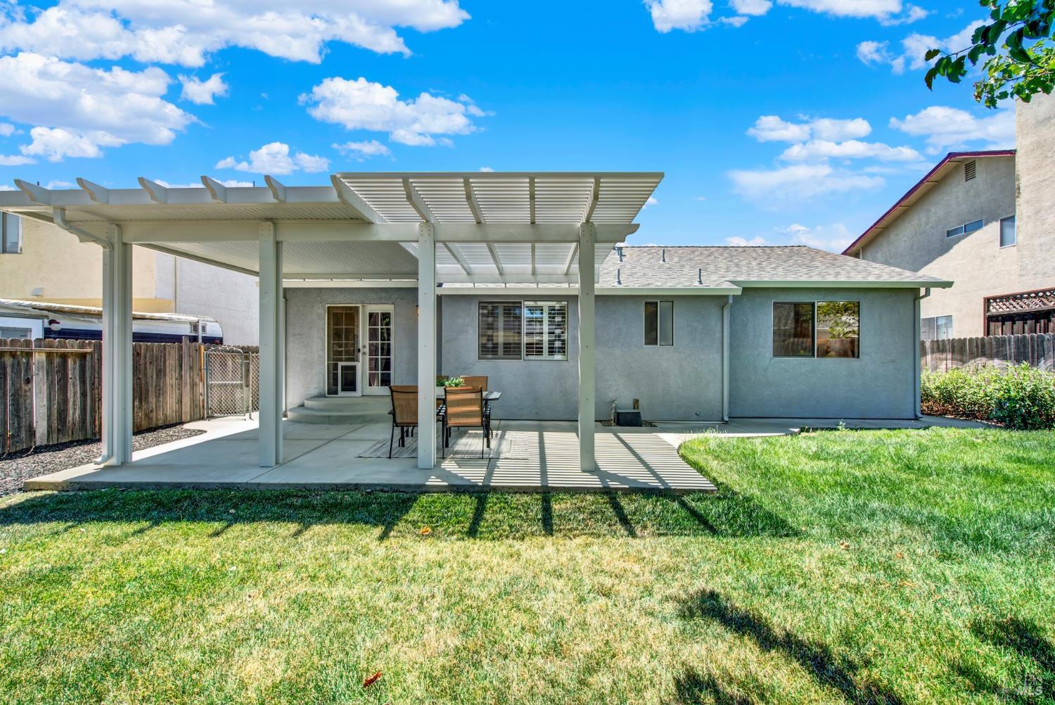 Detail Gallery Image 30 of 31 For 208 Waterford Dr, Vacaville,  CA 95688 - 3 Beds | 2 Baths