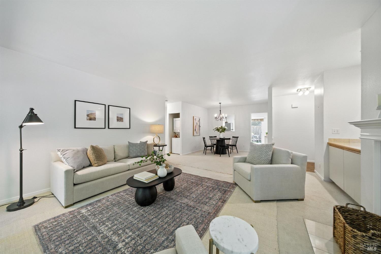 Detail Gallery Image 7 of 29 For 115 Koch Rd, Corte Madera,  CA 94925 - 2 Beds | 2 Baths