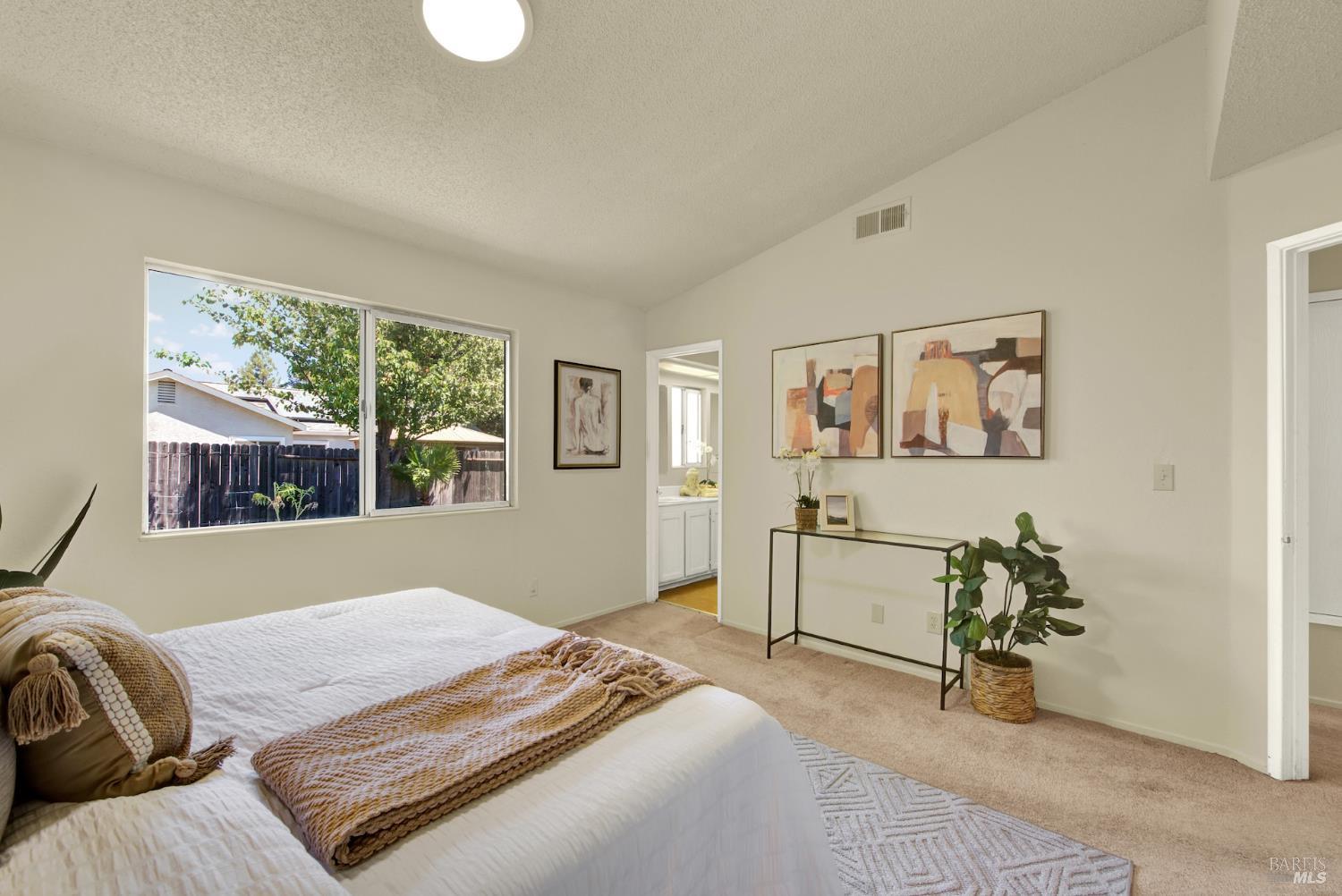 Detail Gallery Image 21 of 31 For 208 Waterford Dr, Vacaville,  CA 95688 - 3 Beds | 2 Baths