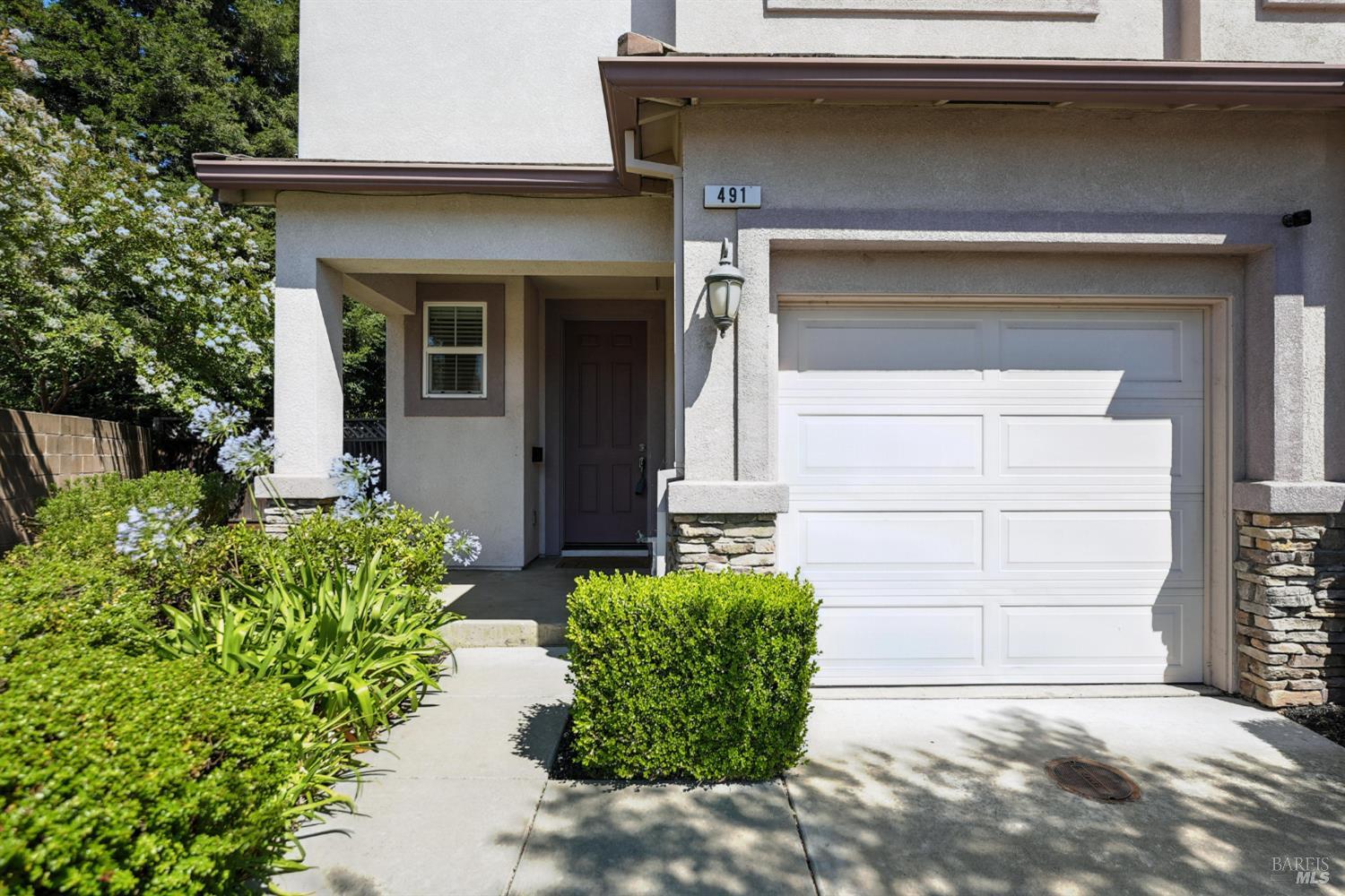 Detail Gallery Image 3 of 27 For 491 Rosso Ct, Vacaville,  CA 95687 - 3 Beds | 2/1 Baths