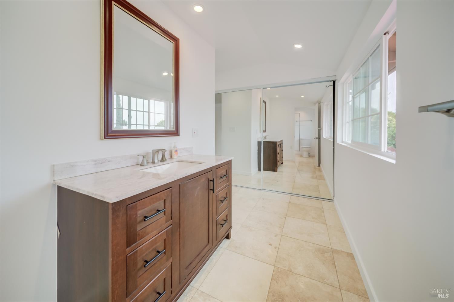Detail Gallery Image 32 of 46 For 128 Newcastle Dr Dr, Vallejo,  CA 94591 - 4 Beds | 2/1 Baths