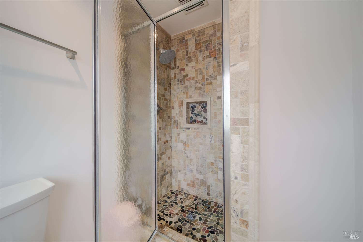 Detail Gallery Image 33 of 46 For 128 Newcastle Dr Dr, Vallejo,  CA 94591 - 4 Beds | 2/1 Baths