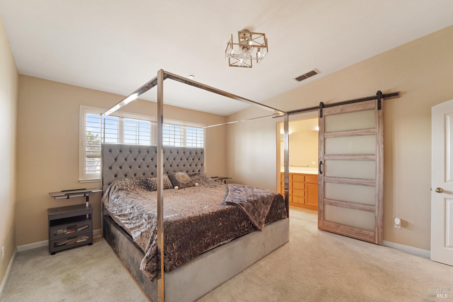 Detail Gallery Image 35 of 39 For 2931 Edgewater Dr, Santa Rosa,  CA 95407 - 3 Beds | 3 Baths