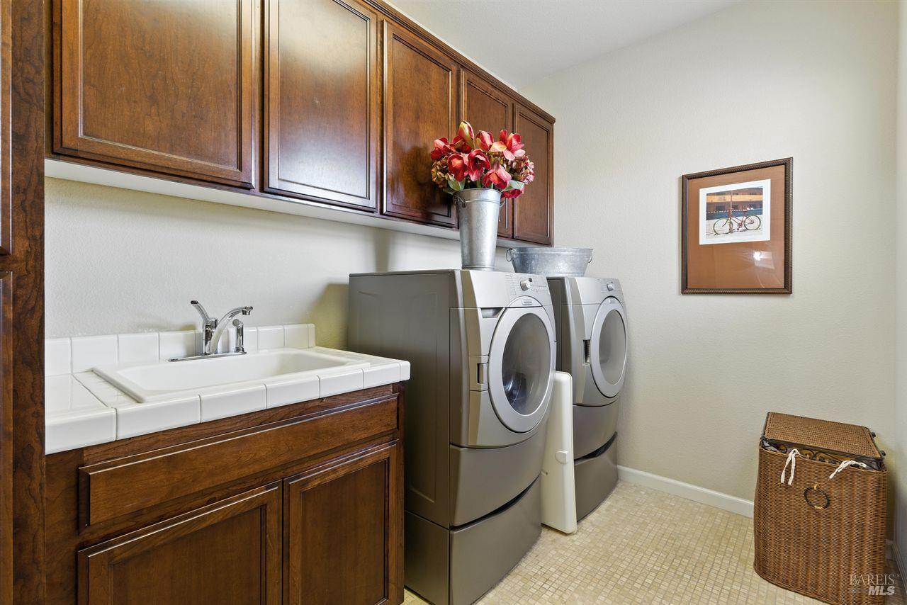 Detail Gallery Image 18 of 26 For 2320 Sanctuary Dr, Fairfield,  CA 94534 - 5 Beds | 4 Baths