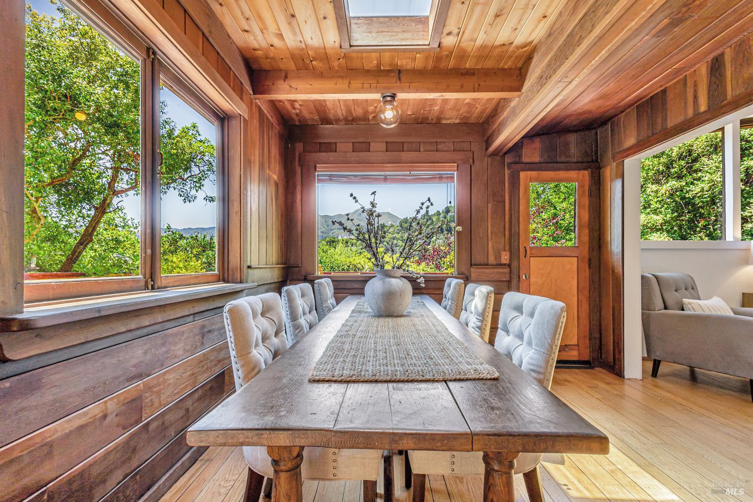 Detail Gallery Image 7 of 42 For 230 Del Casa Dr, Mill Valley,  CA 94941 - 4 Beds | 2/1 Baths