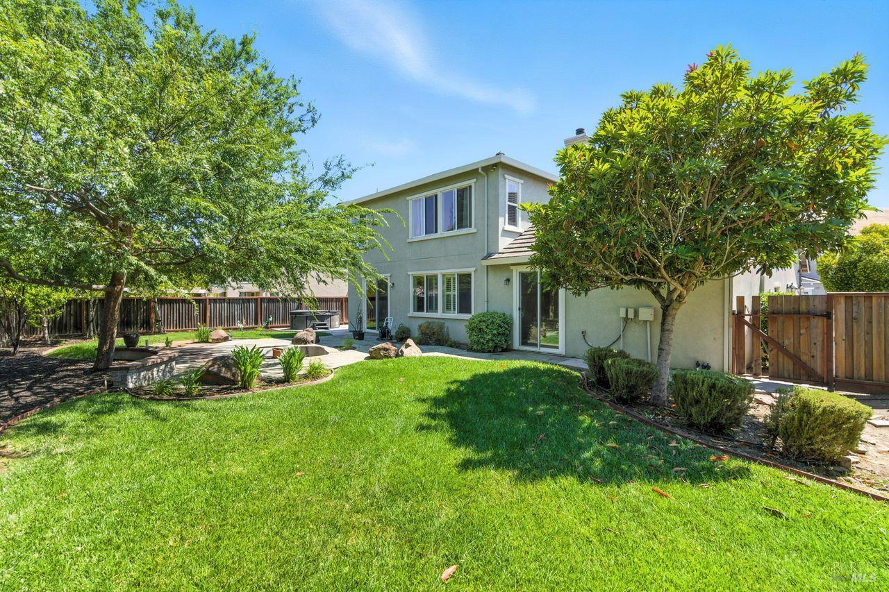 Detail Gallery Image 21 of 26 For 2320 Sanctuary Dr, Fairfield,  CA 94534 - 5 Beds | 4 Baths