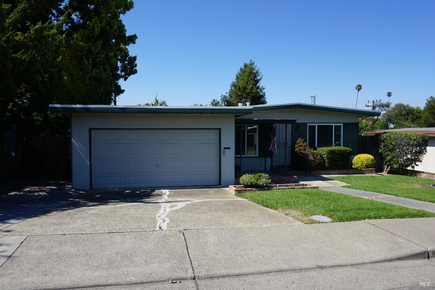 Detail Gallery Image 1 of 23 For 108 San Gorgonio Ave, Vallejo,  CA 94589 - 2 Beds | 1 Baths