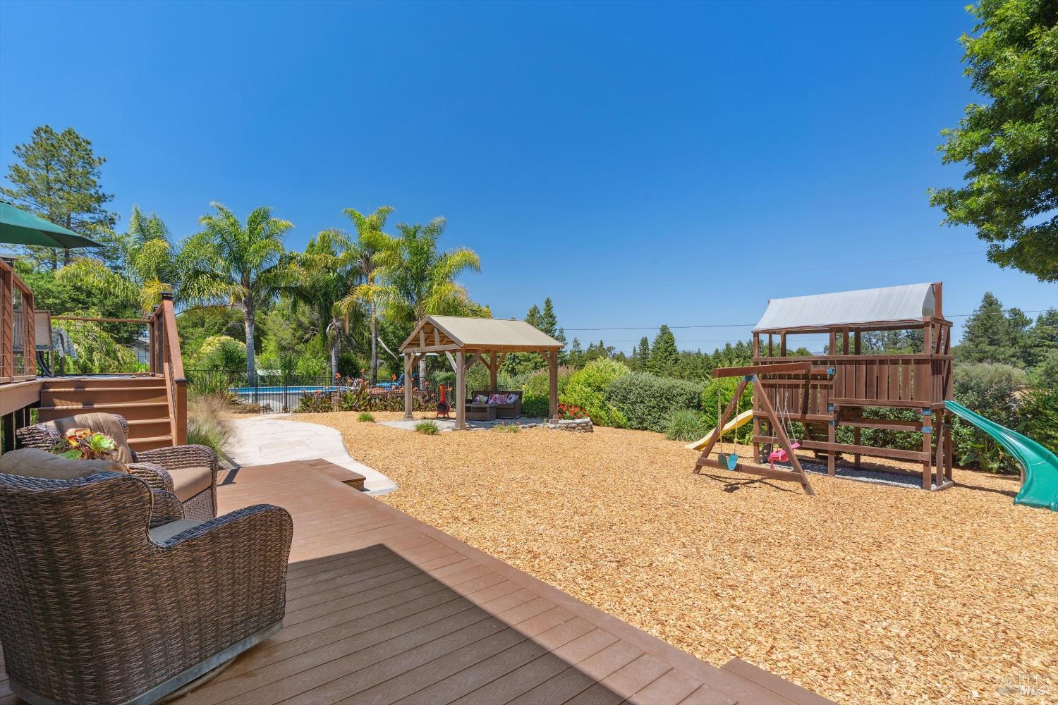 Detail Gallery Image 26 of 38 For 247 Greenwood Ter, Sebastopol,  CA 95472 - 3 Beds | 2 Baths