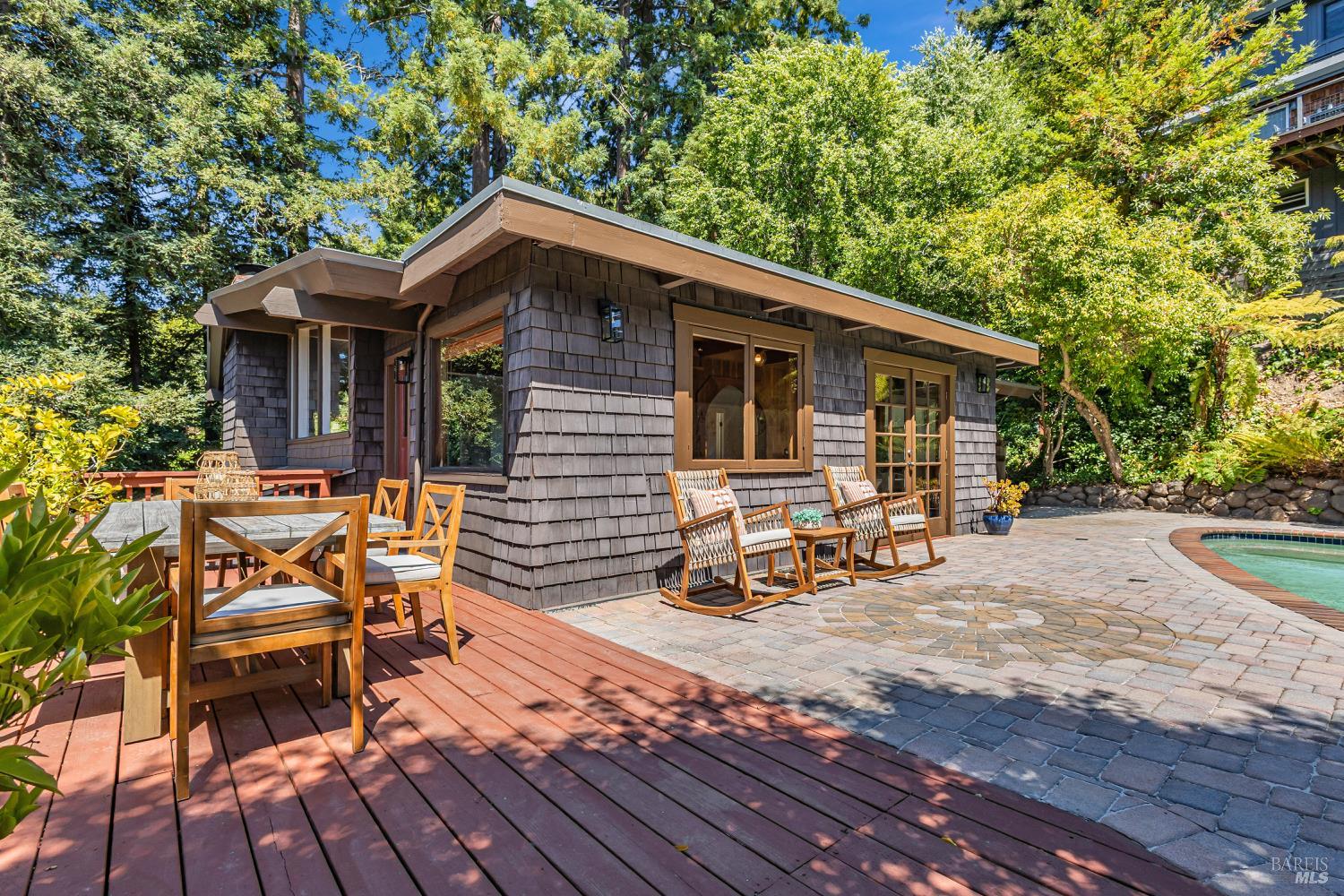 Detail Gallery Image 16 of 42 For 230 Del Casa Dr, Mill Valley,  CA 94941 - 4 Beds | 2/1 Baths