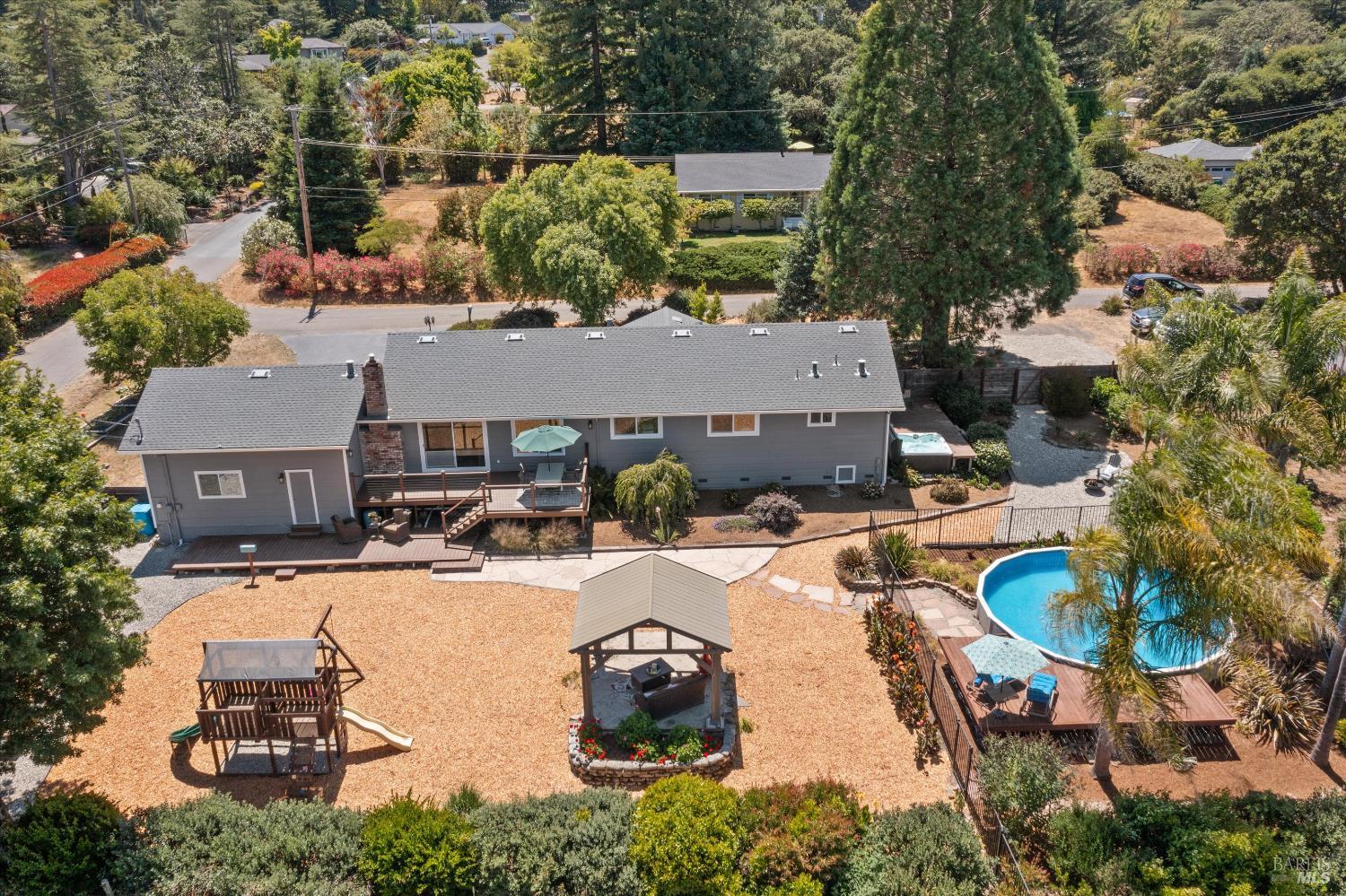 Detail Gallery Image 32 of 38 For 247 Greenwood Ter, Sebastopol,  CA 95472 - 3 Beds | 2 Baths