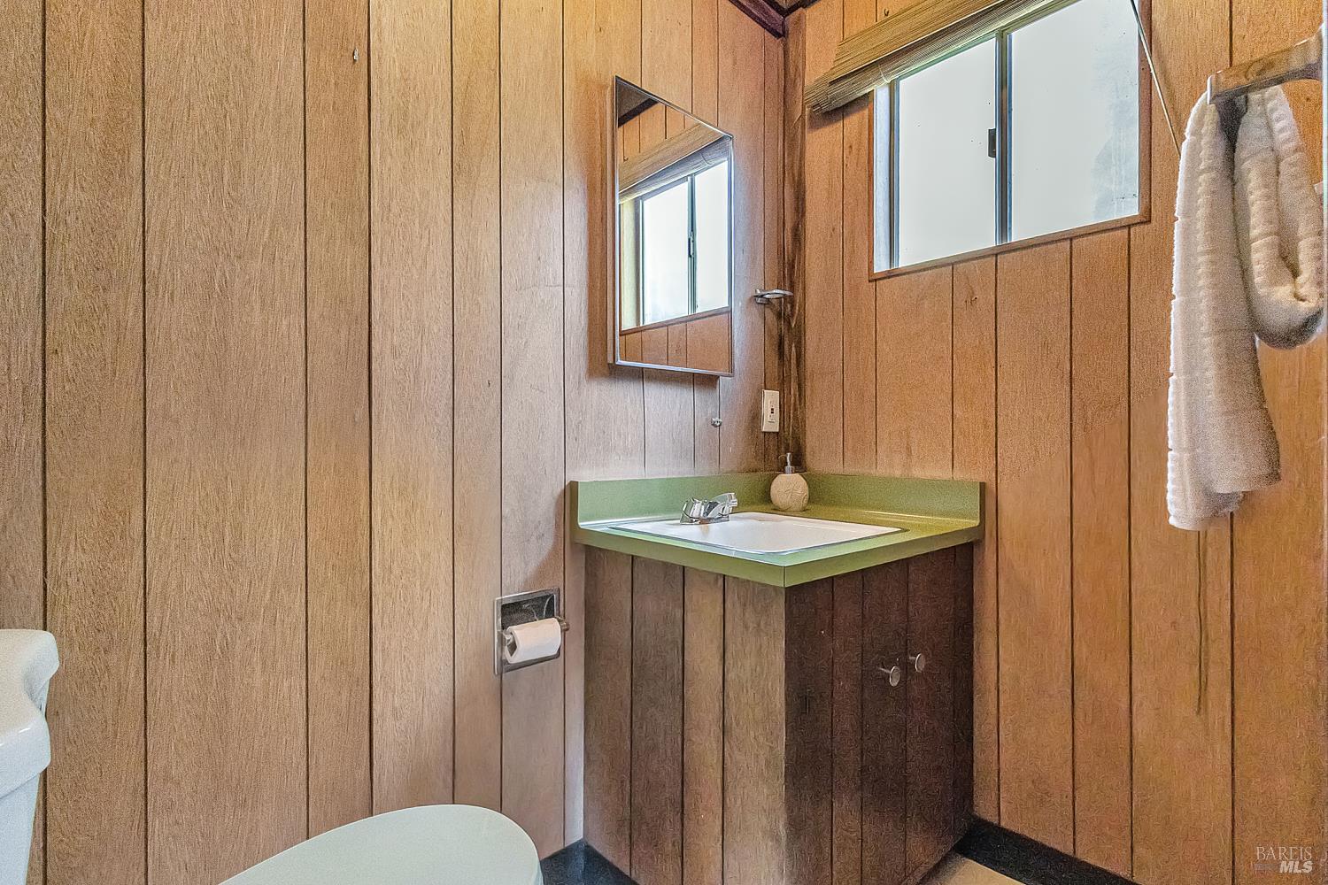 Detail Gallery Image 14 of 42 For 230 Del Casa Dr, Mill Valley,  CA 94941 - 4 Beds | 2/1 Baths