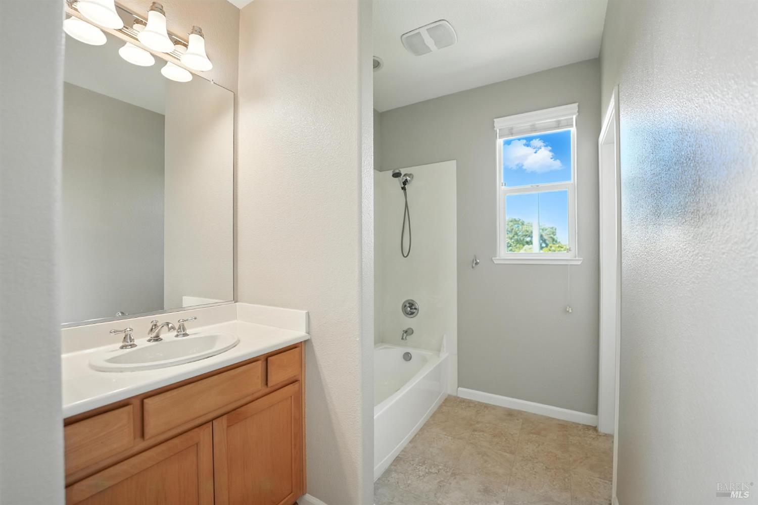 Detail Gallery Image 16 of 27 For 491 Rosso Ct, Vacaville,  CA 95687 - 3 Beds | 2/1 Baths