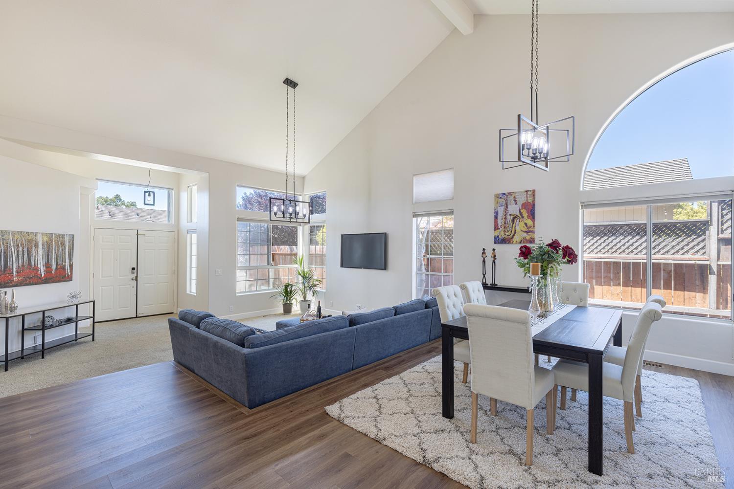 Detail Gallery Image 8 of 45 For 2285 Dancing Penny Way, Santa Rosa,  CA 95403 - 4 Beds | 2/1 Baths