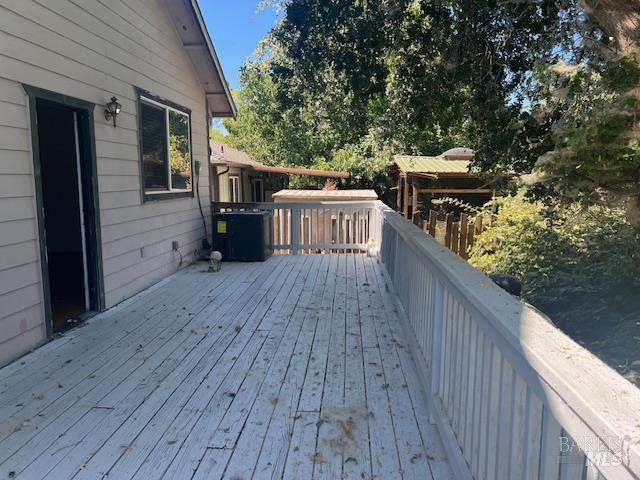 Detail Gallery Image 8 of 23 For 545 Keys Blvd, Clearlake Oaks,  CA 95423 - 3 Beds | 2 Baths