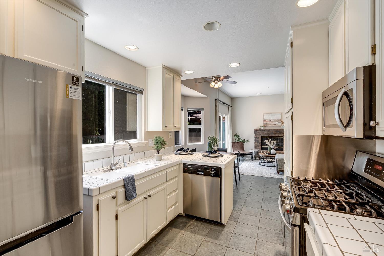 Detail Gallery Image 8 of 27 For 5 Capitola Ct, Napa,  CA 94559 - 3 Beds | 2/1 Baths