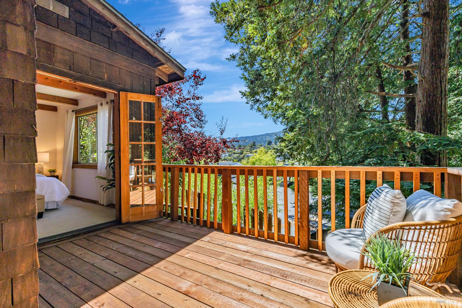 Detail Gallery Image 29 of 42 For 230 Del Casa Dr, Mill Valley,  CA 94941 - 4 Beds | 2/1 Baths