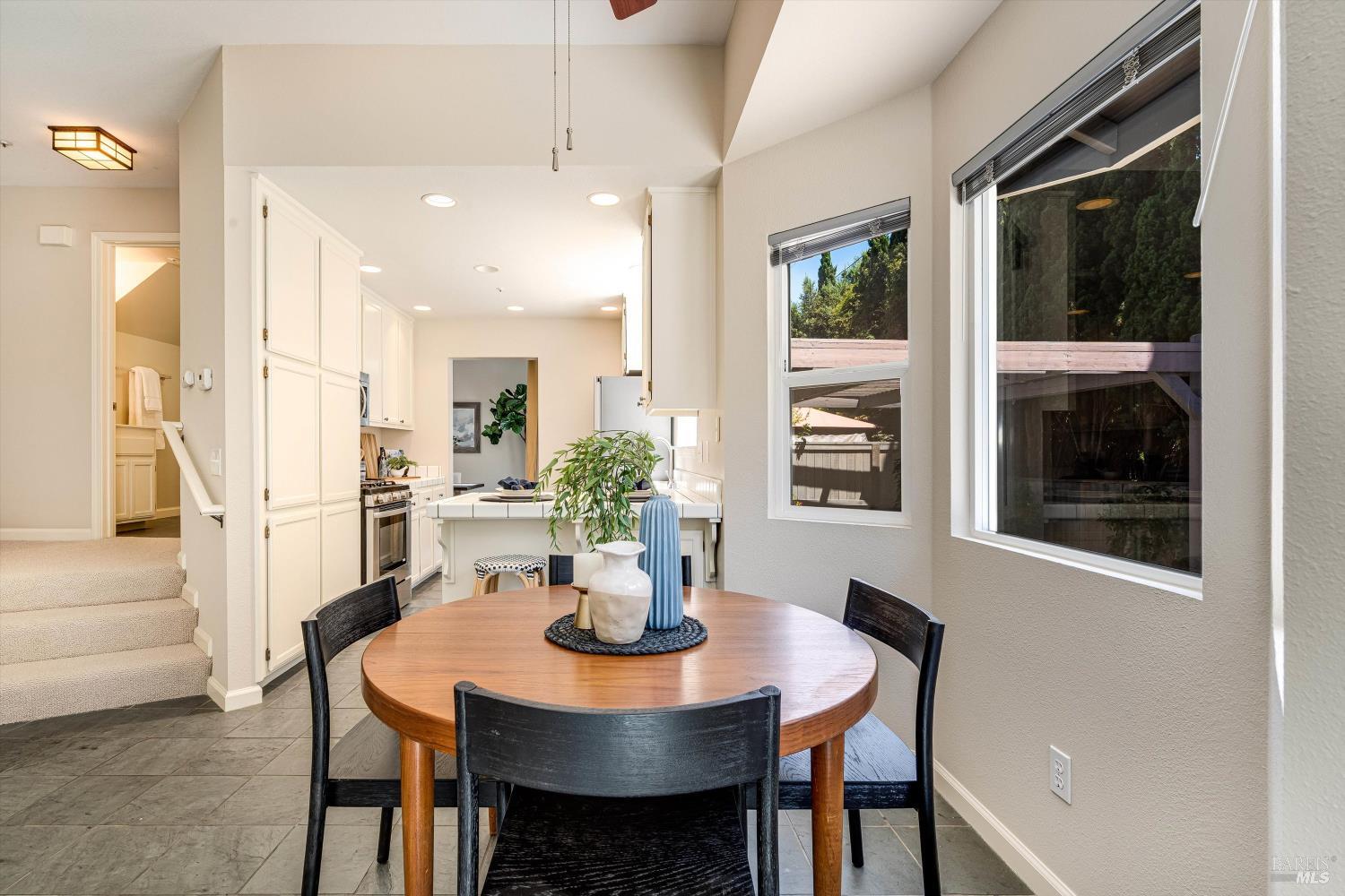 Detail Gallery Image 10 of 27 For 5 Capitola Ct, Napa,  CA 94559 - 3 Beds | 2/1 Baths