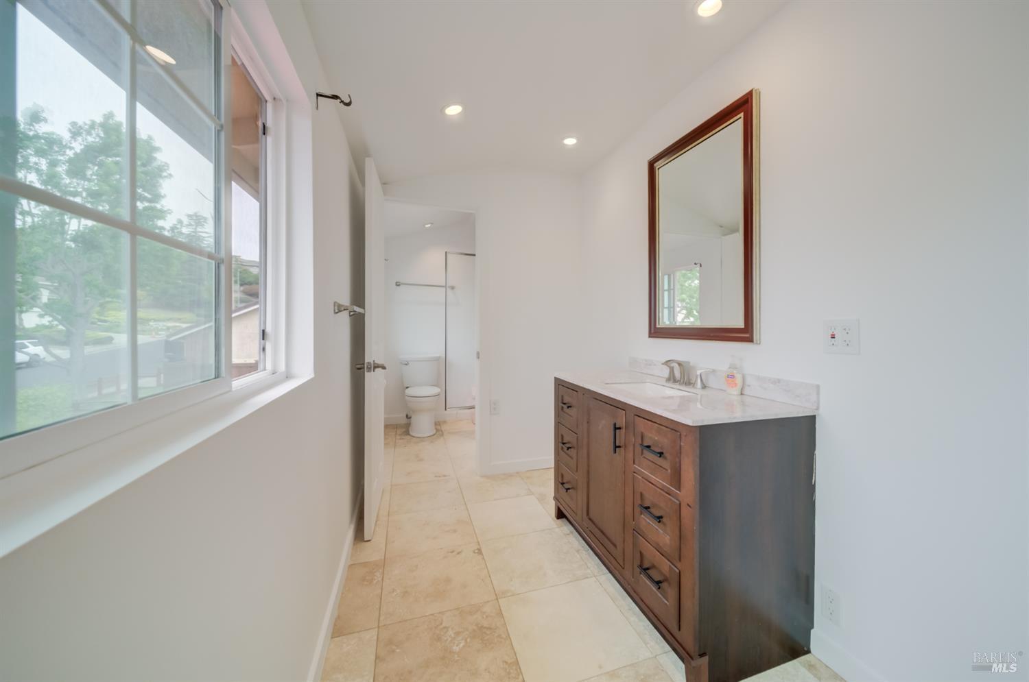 Detail Gallery Image 31 of 46 For 128 Newcastle Dr Dr, Vallejo,  CA 94591 - 4 Beds | 2/1 Baths