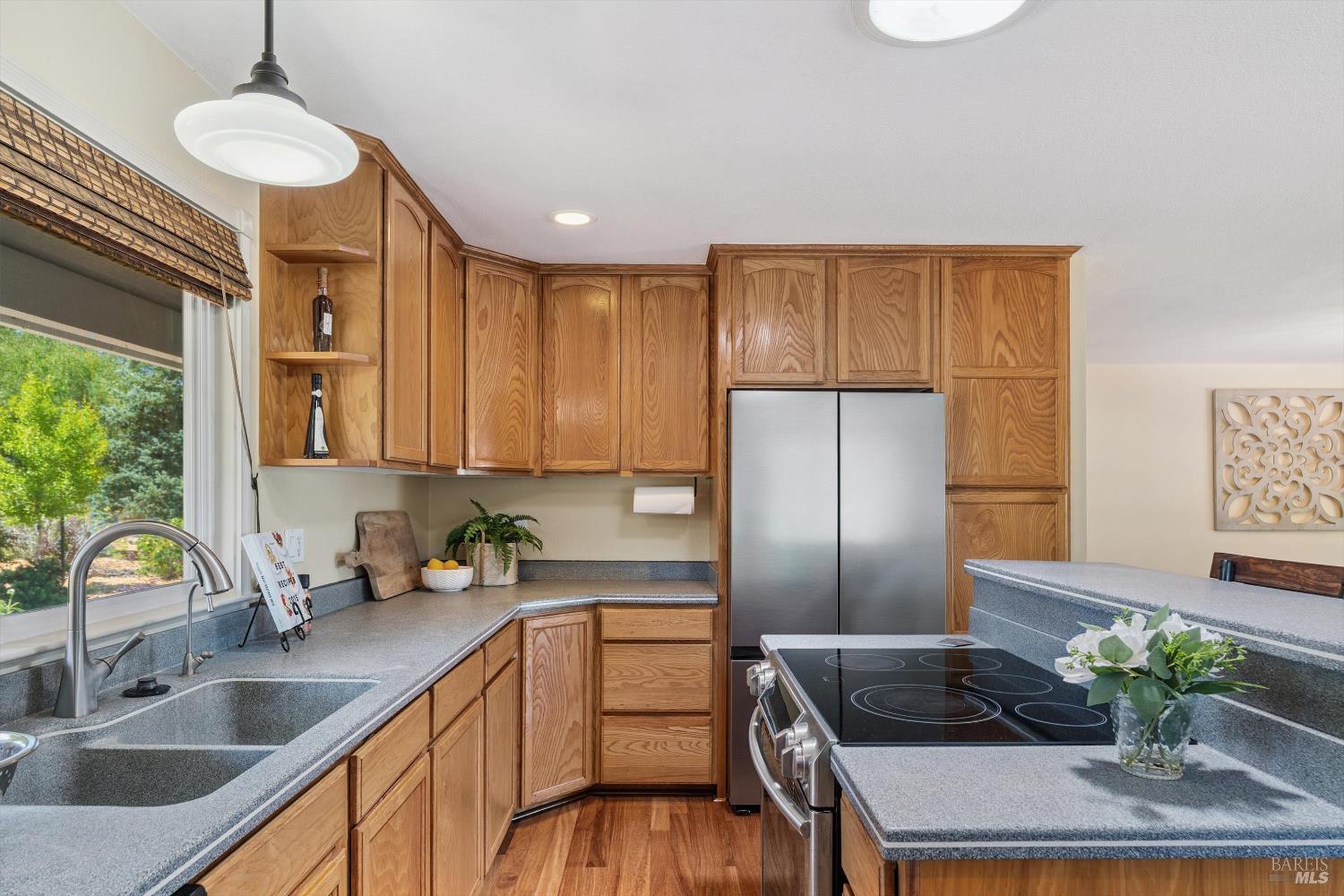 Detail Gallery Image 11 of 38 For 247 Greenwood Ter, Sebastopol,  CA 95472 - 3 Beds | 2 Baths