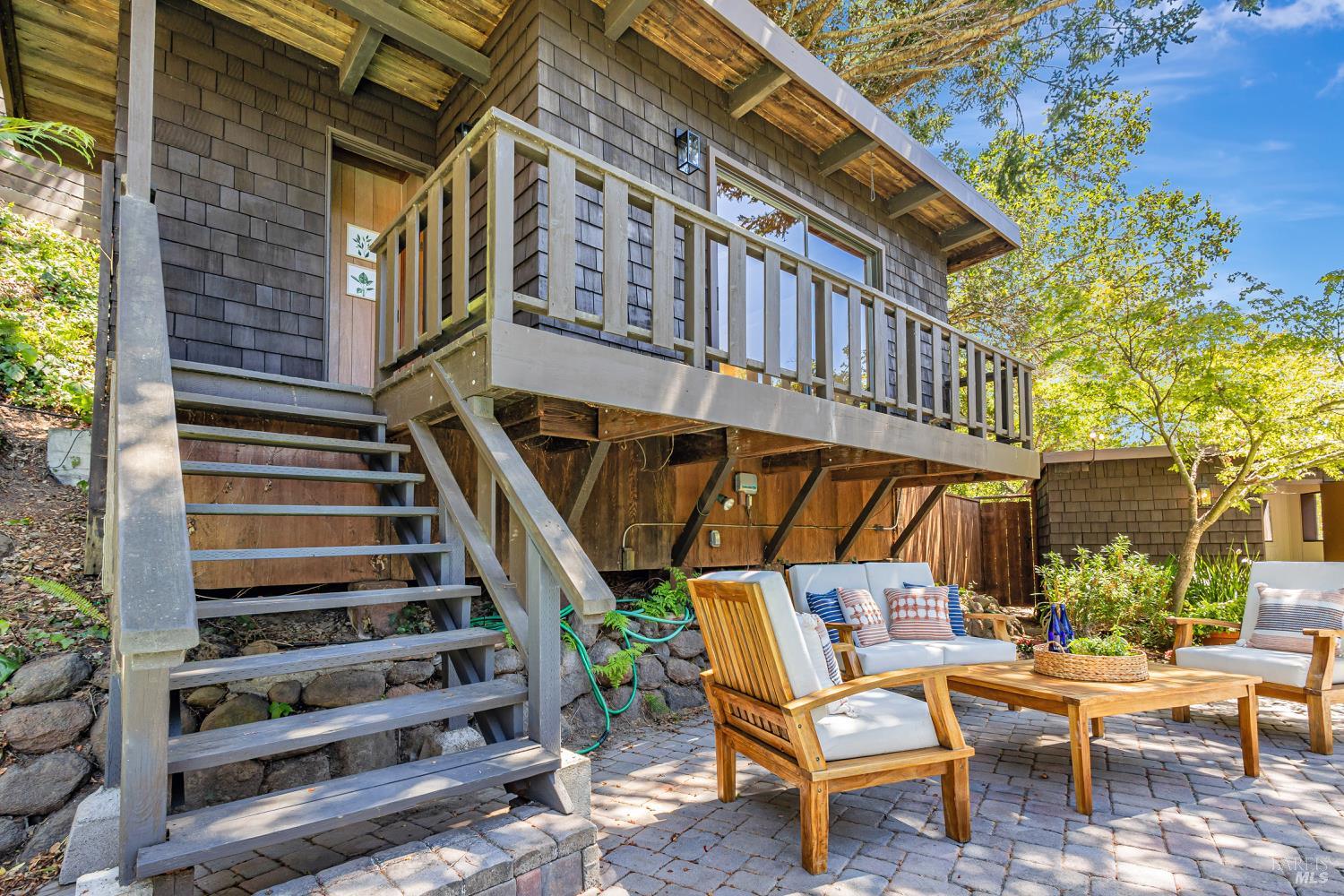 Detail Gallery Image 12 of 42 For 230 Del Casa Dr, Mill Valley,  CA 94941 - 4 Beds | 2/1 Baths
