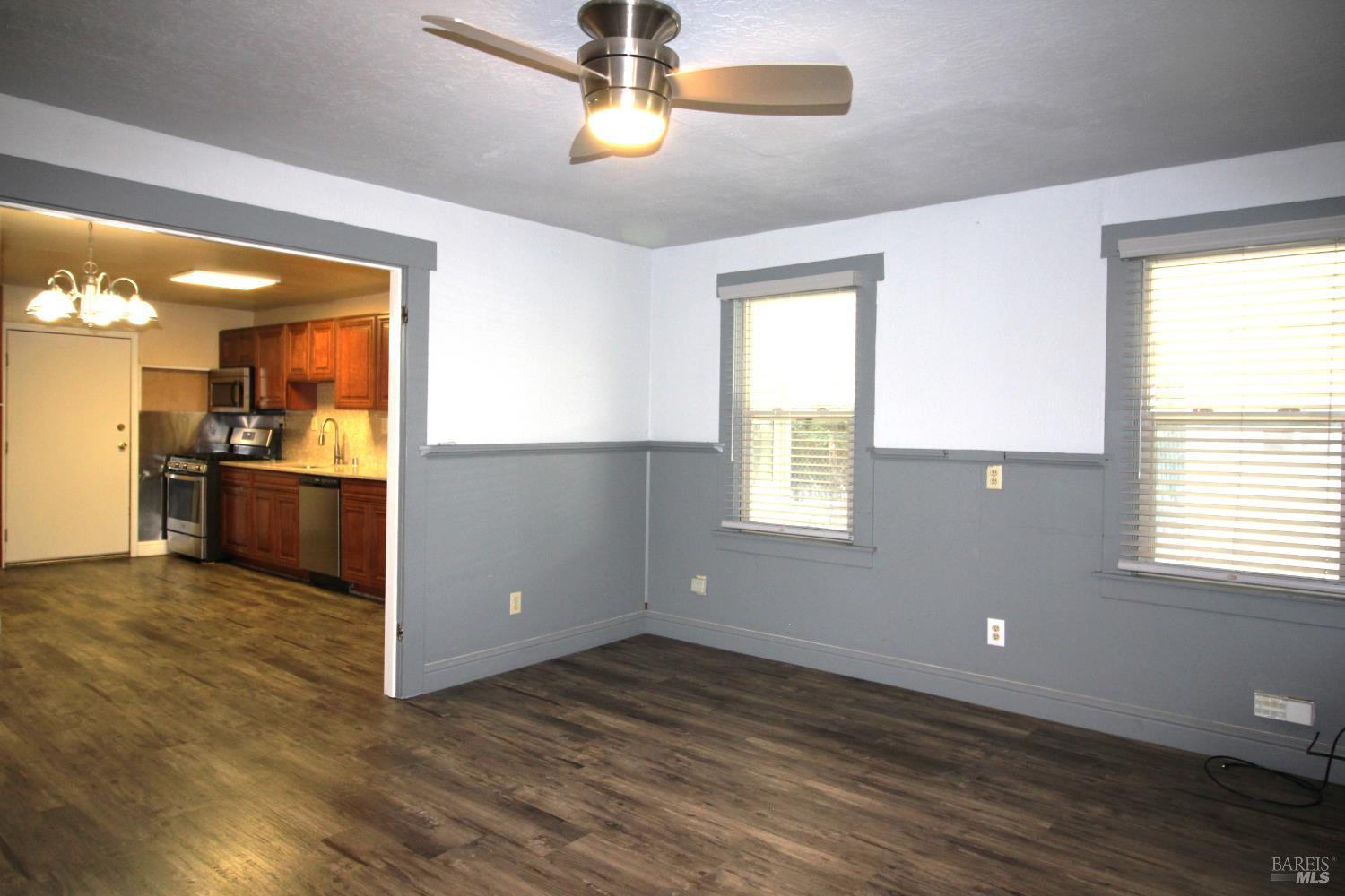 Detail Gallery Image 4 of 27 For 206 Woodrow Ave, Vallejo,  CA 94591 - 3 Beds | 2 Baths