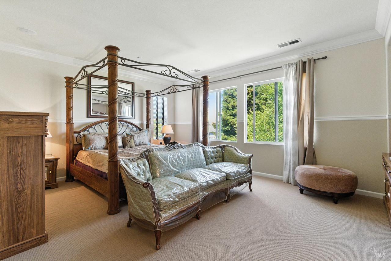 Detail Gallery Image 12 of 26 For 2320 Sanctuary Dr, Fairfield,  CA 94534 - 5 Beds | 4 Baths