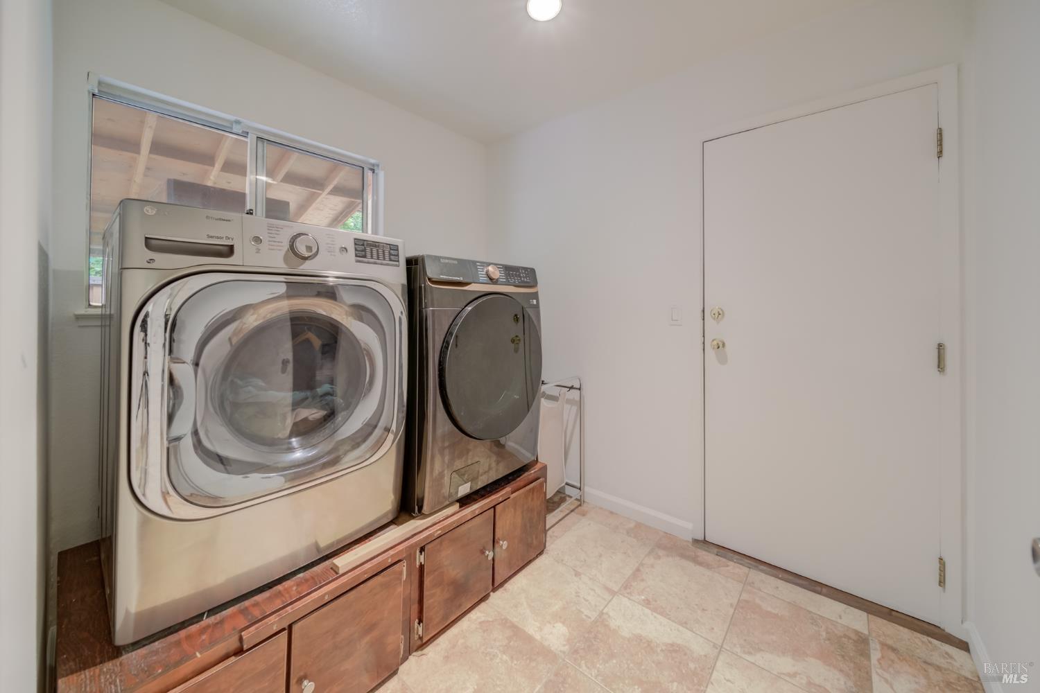 Detail Gallery Image 18 of 46 For 128 Newcastle Dr Dr, Vallejo,  CA 94591 - 4 Beds | 2/1 Baths