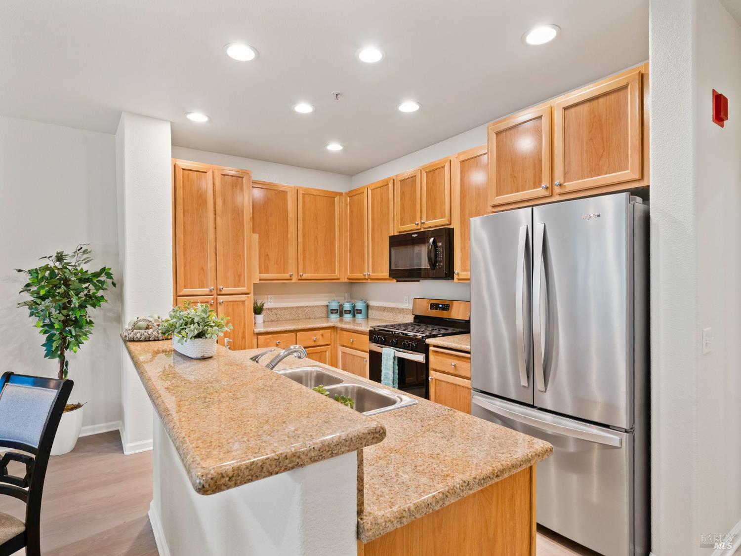 Detail Gallery Image 3 of 36 For 6761 Santero Way, Cotati,  CA 94931 - 3 Beds | 2 Baths