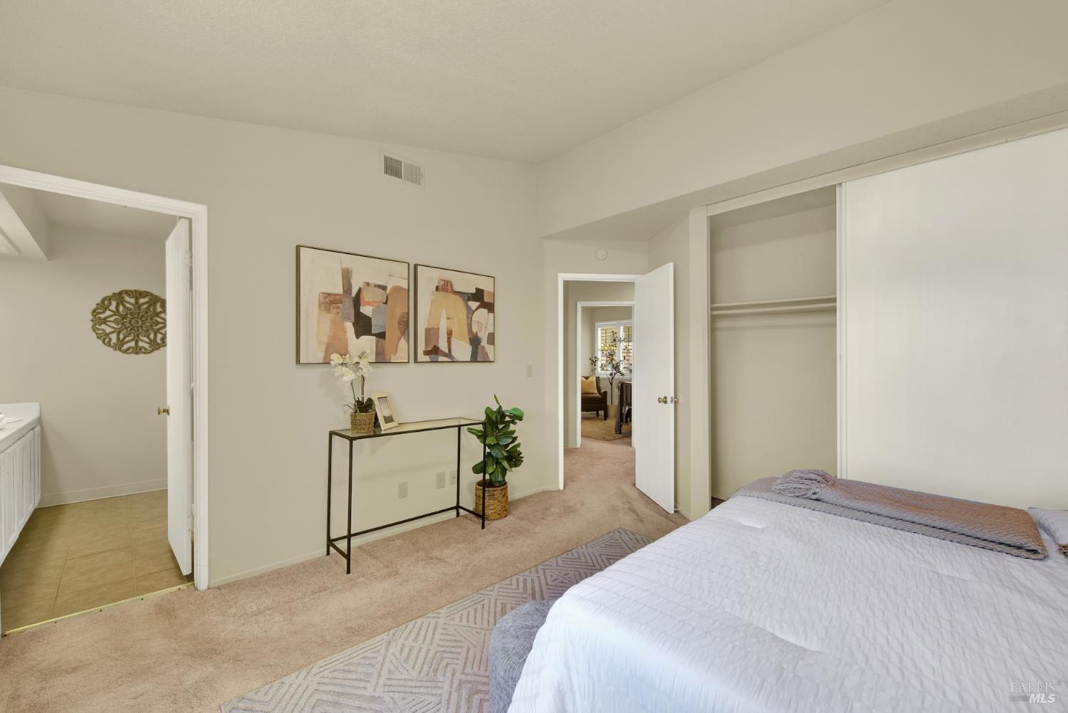 Detail Gallery Image 23 of 31 For 208 Waterford Dr, Vacaville,  CA 95688 - 3 Beds | 2 Baths