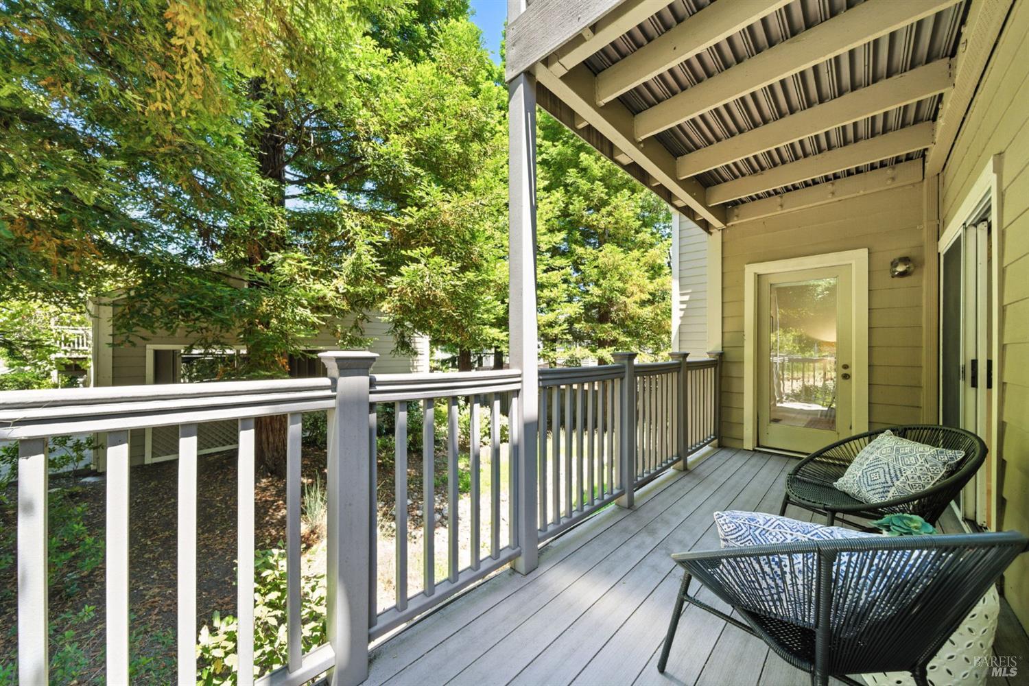 Detail Gallery Image 9 of 29 For 115 Koch Rd, Corte Madera,  CA 94925 - 2 Beds | 2 Baths