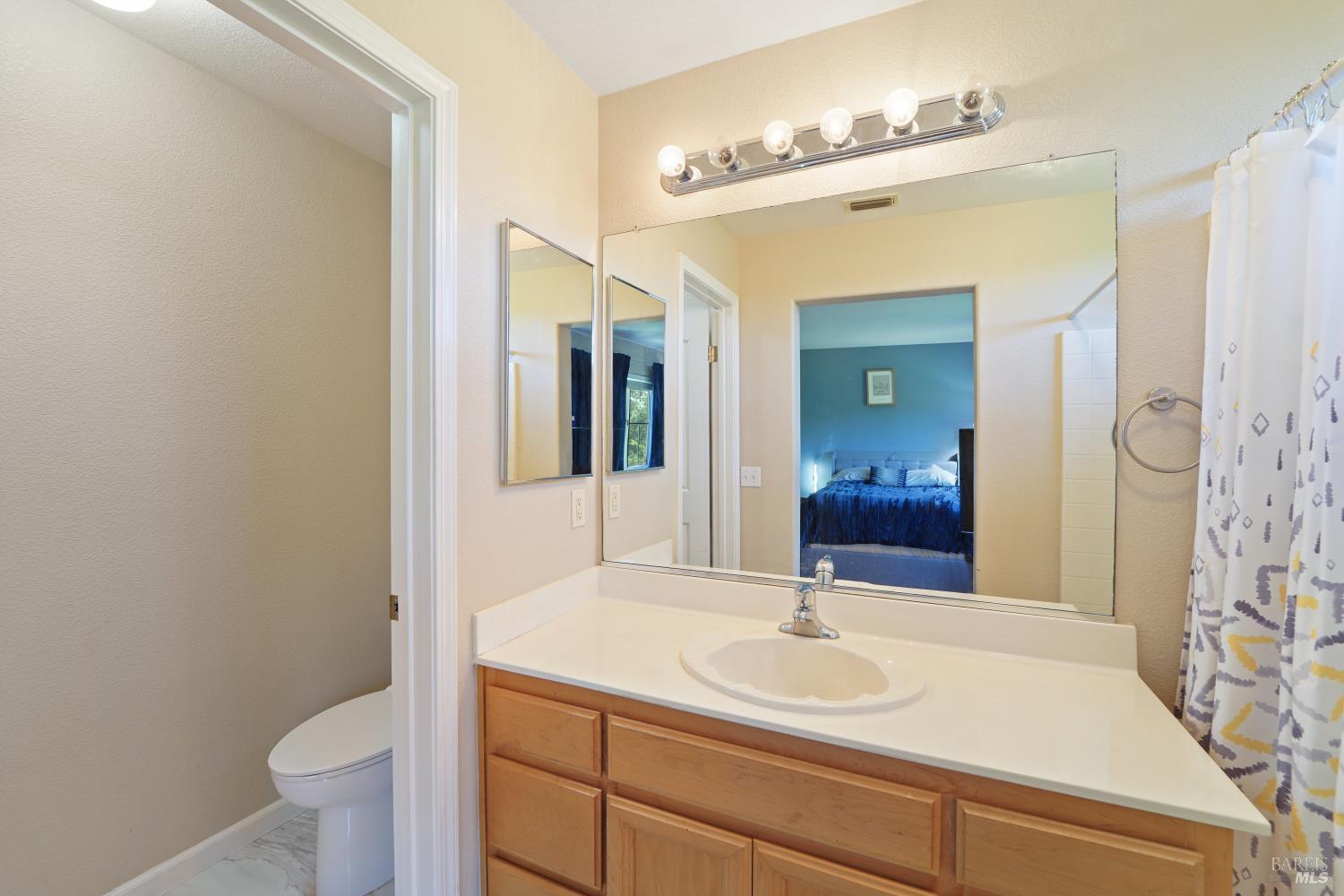 Detail Gallery Image 12 of 39 For 2931 Edgewater Dr, Santa Rosa,  CA 95407 - 3 Beds | 3 Baths