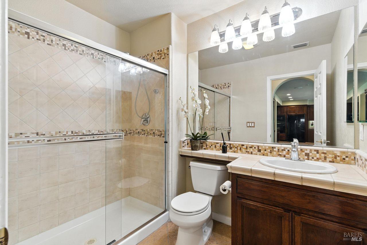 Detail Gallery Image 10 of 26 For 2320 Sanctuary Dr, Fairfield,  CA 94534 - 5 Beds | 4 Baths