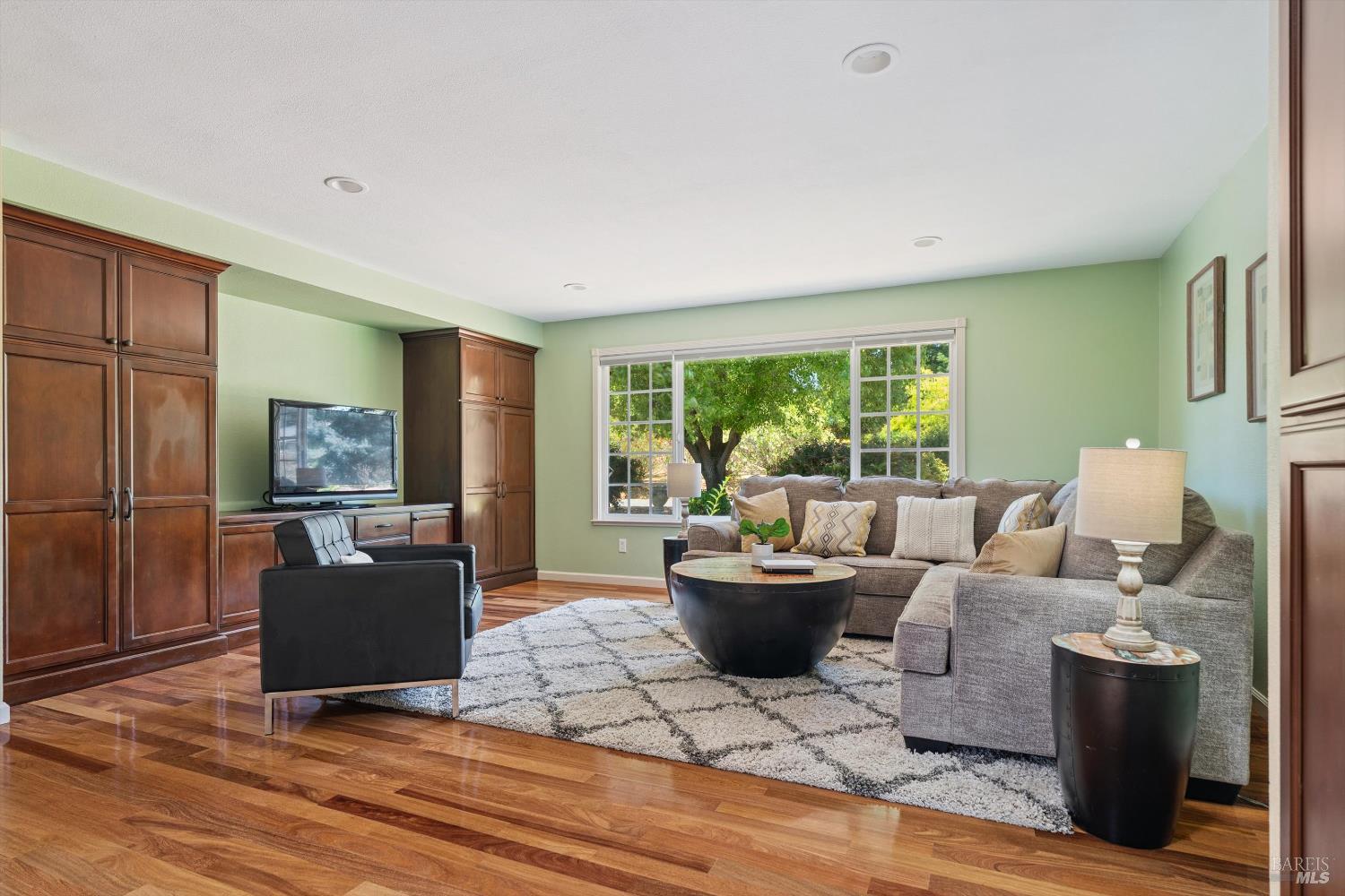 Detail Gallery Image 12 of 38 For 247 Greenwood Ter, Sebastopol,  CA 95472 - 3 Beds | 2 Baths